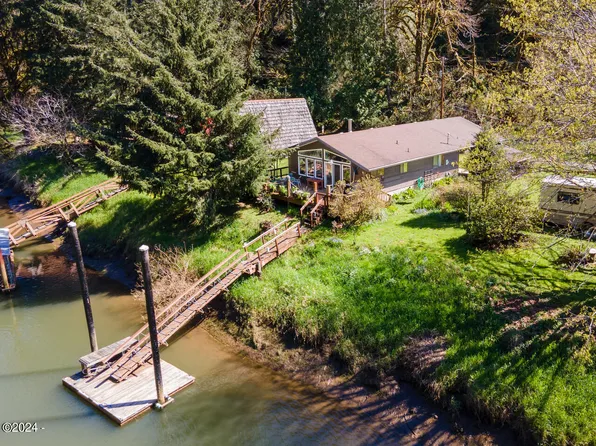 555 E Aldersprings Rd, Waldport, OR 97394