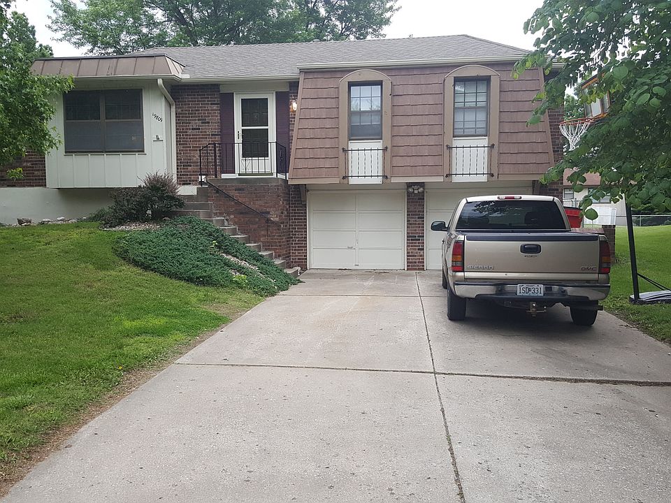 Front of 19809 E. 14th. St.N