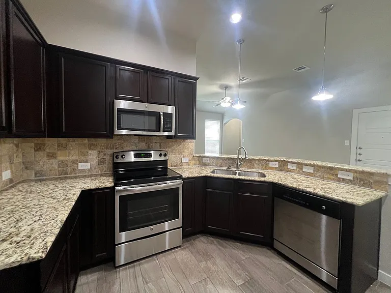 1119 Creekside Orch — Photo 12