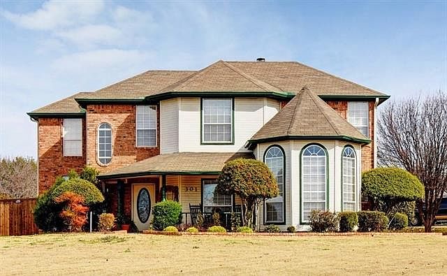 1st image of 301 Creekview Cir