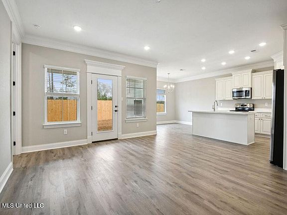 5th image of 13627 Mayberry Ct