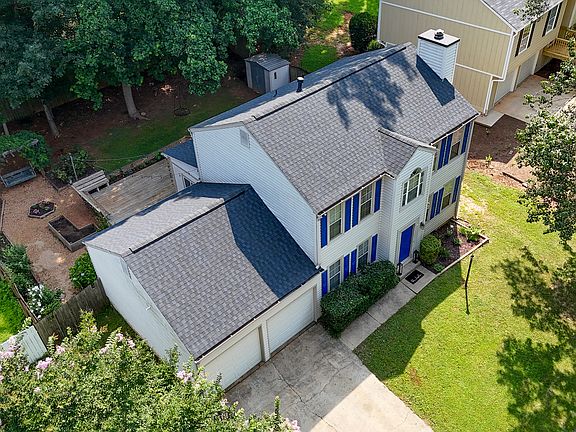 2nd image of 1816 Crescent Hill Dr NW