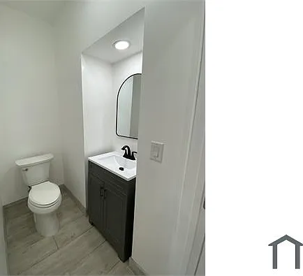 8415 S San Pedro St — Photo 6