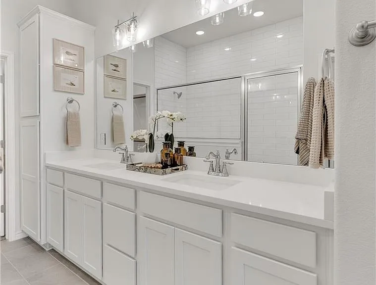 2545 Leyla Ln — Photo 15