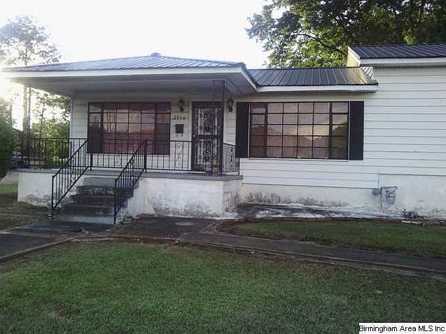 2nd image of 2914 Dartmouth Ave