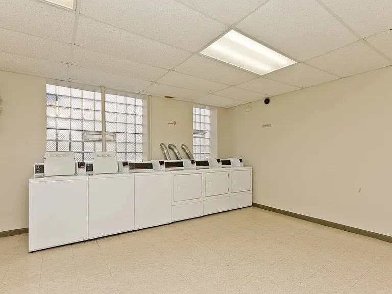 5015 N Wolcott Ave #407 — Photo 8