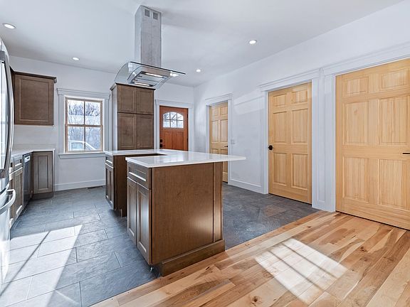 4th image of 40 Jameson Flats