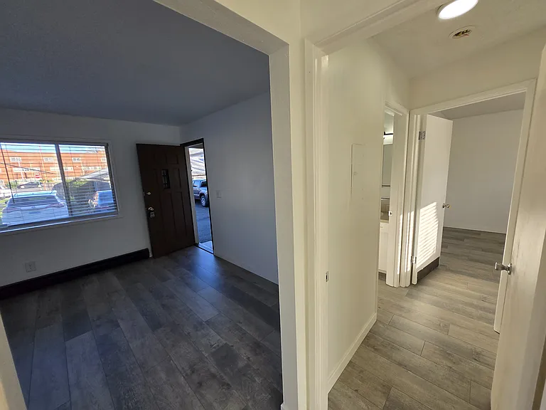 2815 E 6th St #1A — Photo 5