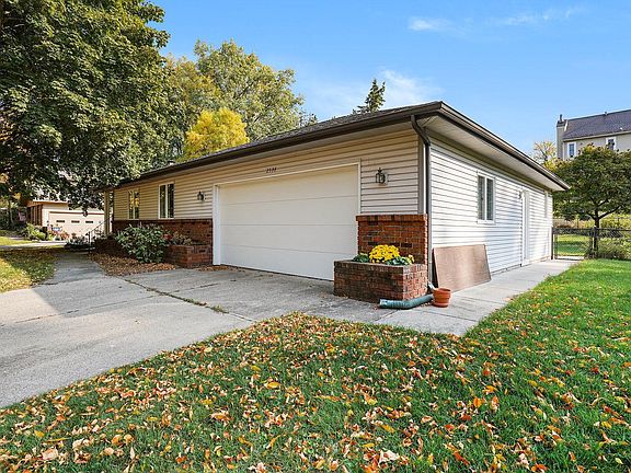 3rd image of 2536 Annchester Dr SE