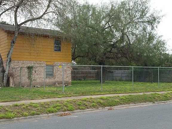 2nd image of 2129 Heron Ave