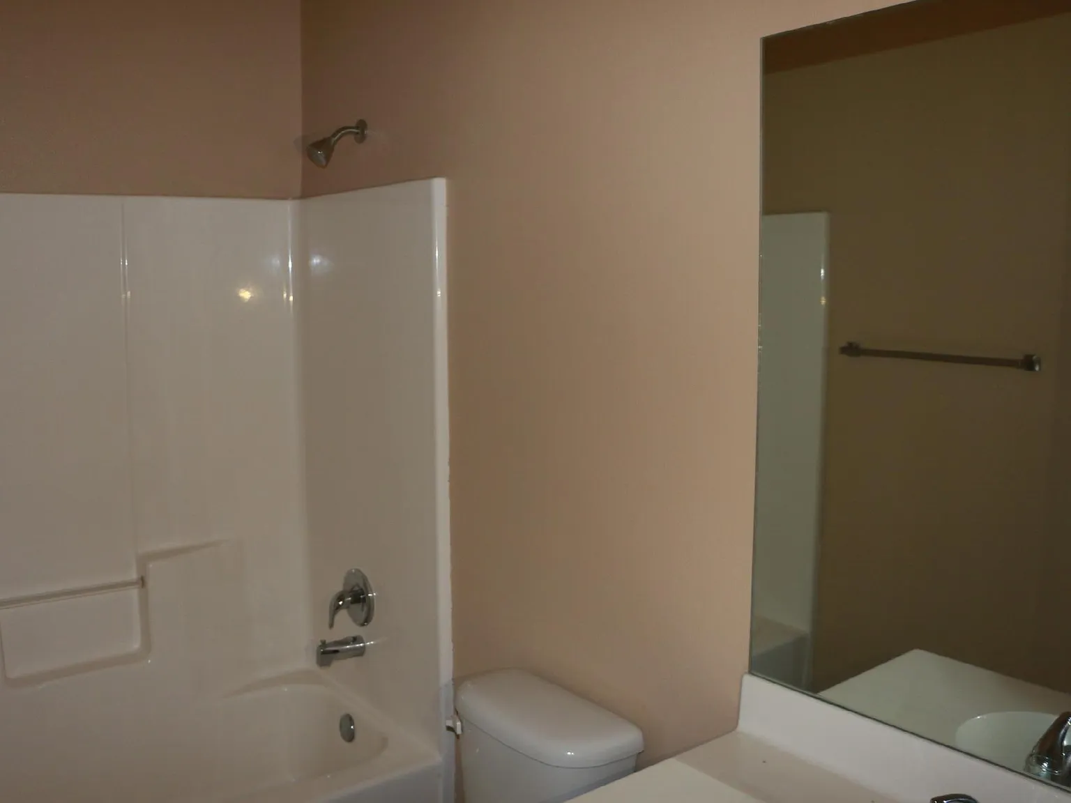 2 bed, 1100 sqft, $875 — Photo 4