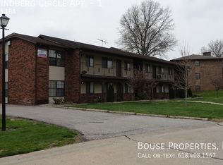 2 Lindbergh Cir APT 1, Belleville, IL 62221