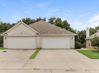 4050 Cottage Park Ct, Arlington, TX 76013