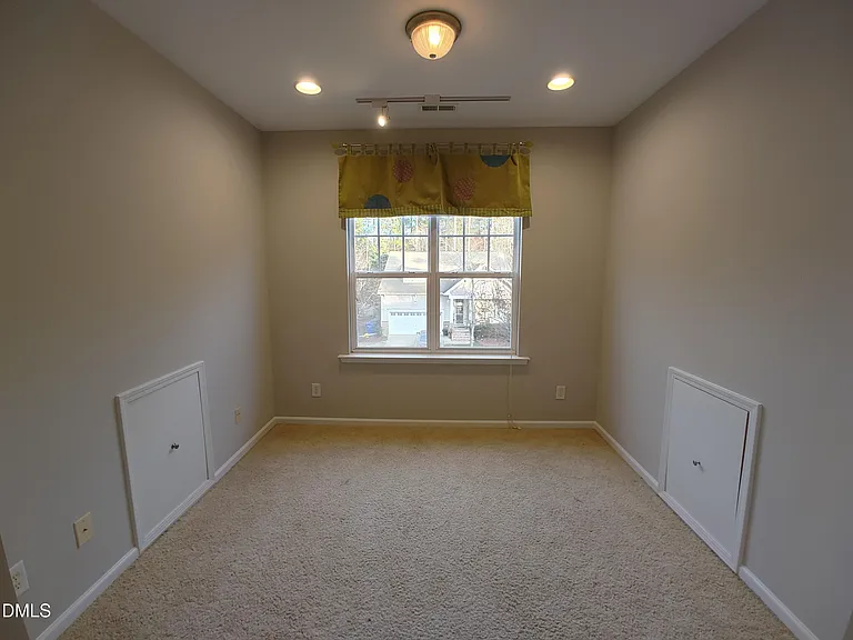 606 Lyon Tree Ln — Photo 23