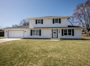 W162N11129 Cromwell Rd, Germantown, WI 53022