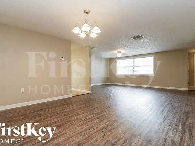 11221 Nome Ave — Photo 4