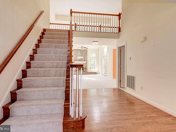 4th image of 2420 Lakeshire Dr