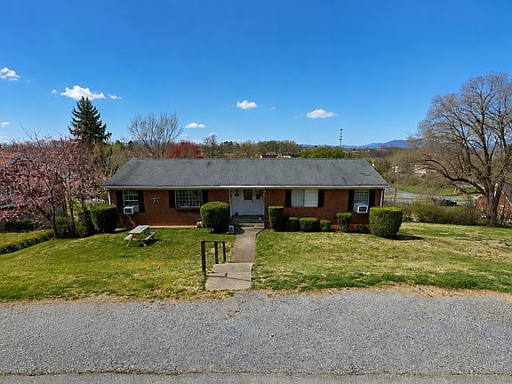 2nd image of 1041-1043 Jeanette Ave
