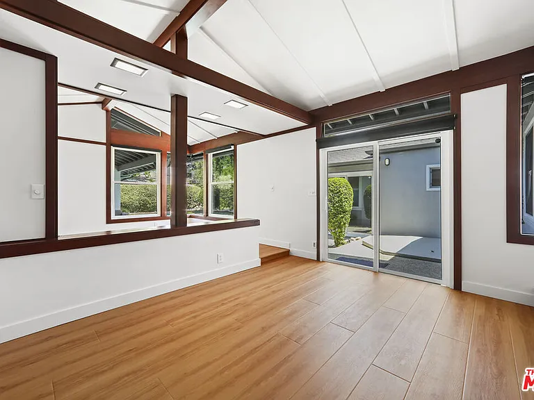 2672 Veteran Ave — Photo 17