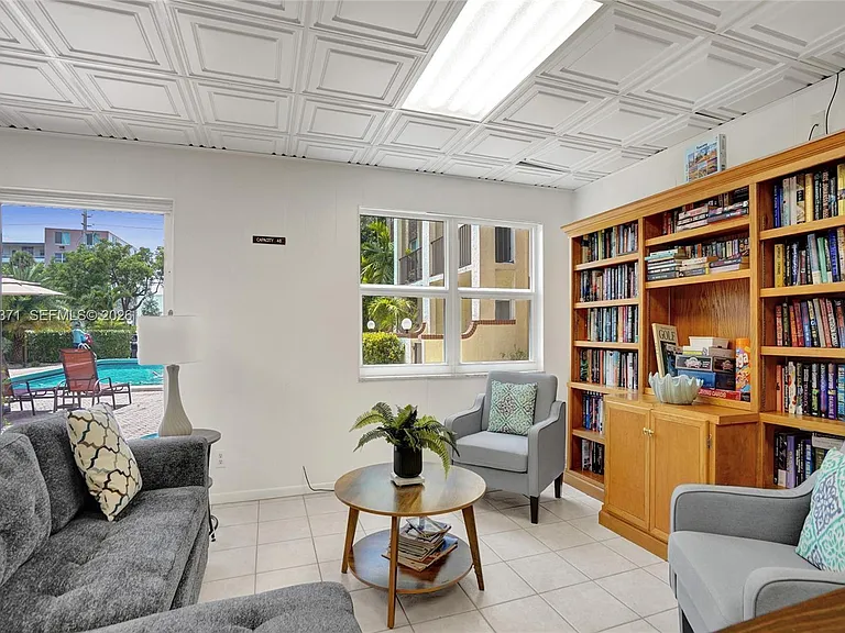 400 N Riverside Dr #501 — Photo 27