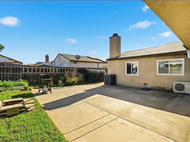 1830 Thelborn Way — Photo 36