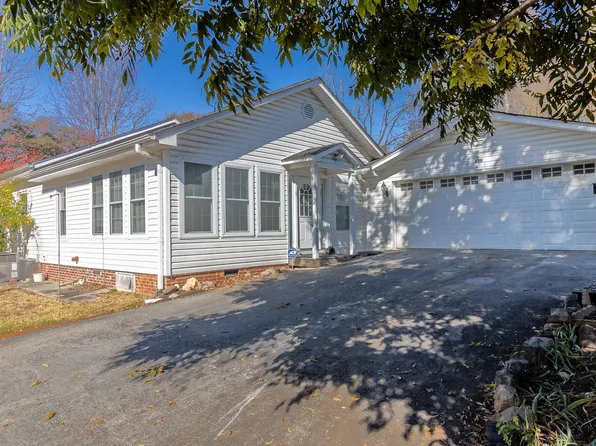907 Hardwick Cir, Dalton, GA 30720