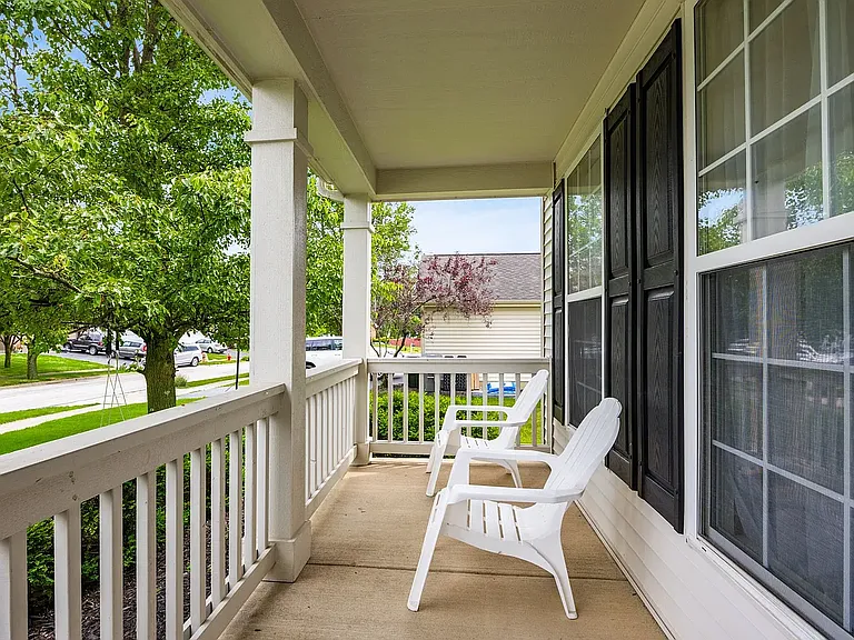 369 Abbotsbury Ct — Photo 4