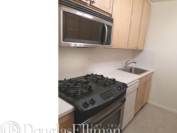4th image of 372 Central Park W APT 2U