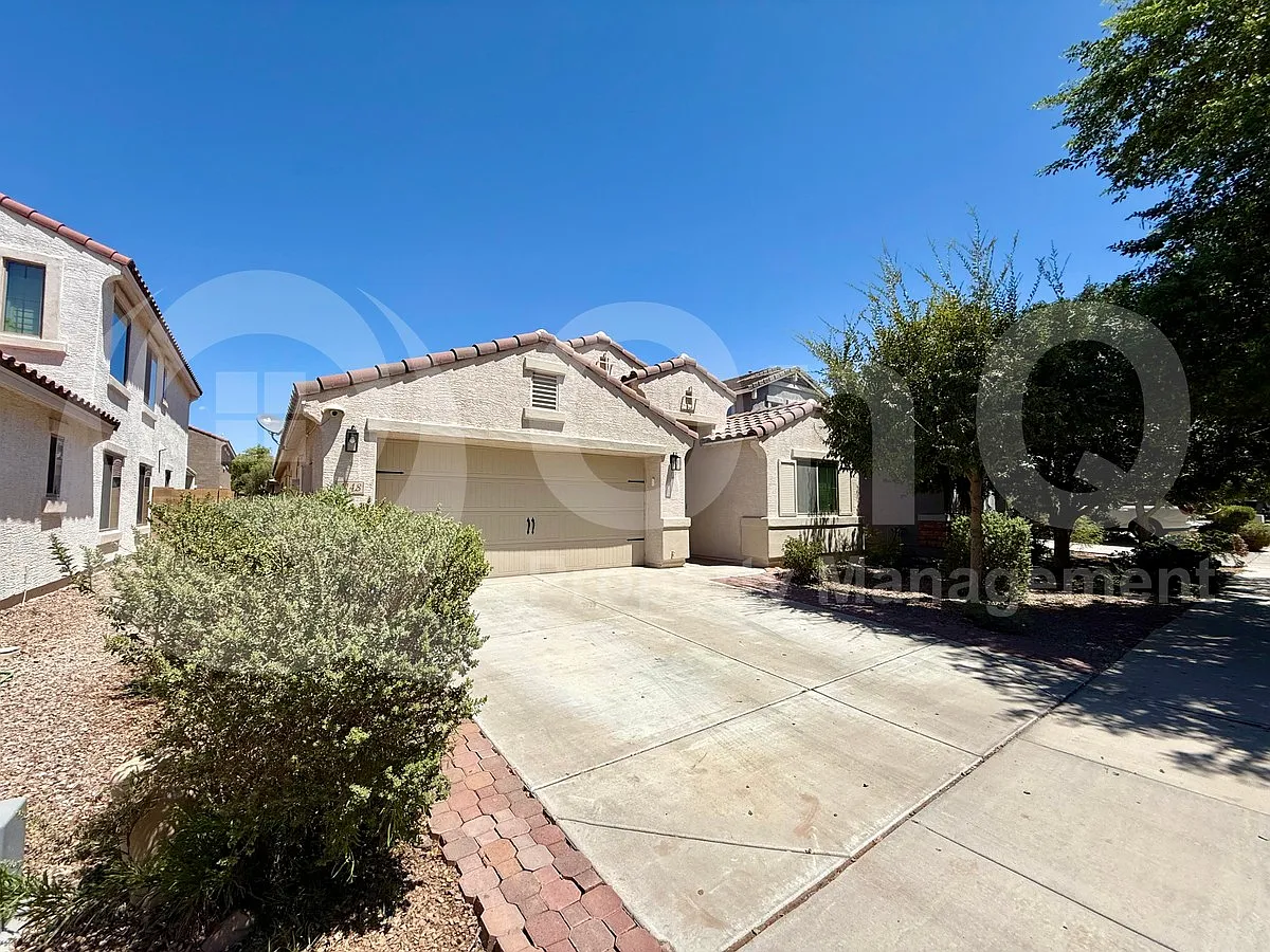 3 bed, 2.0 bath, 1727 sqft, $2,350 — Photo 1