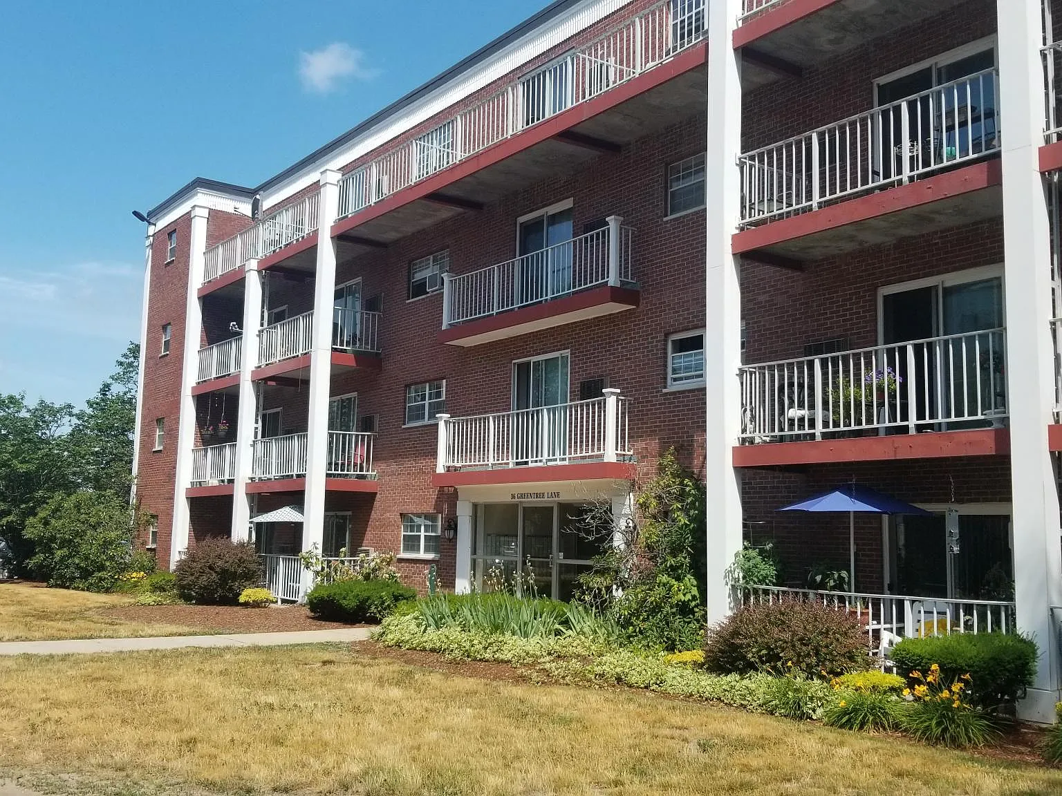 2 bed, 1.5 bath, 910 sqft, $2,350 — Photo 1