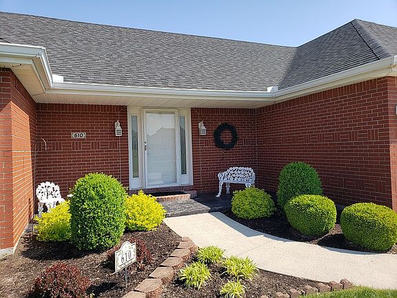 2nd image of 610 Magnolia Dr