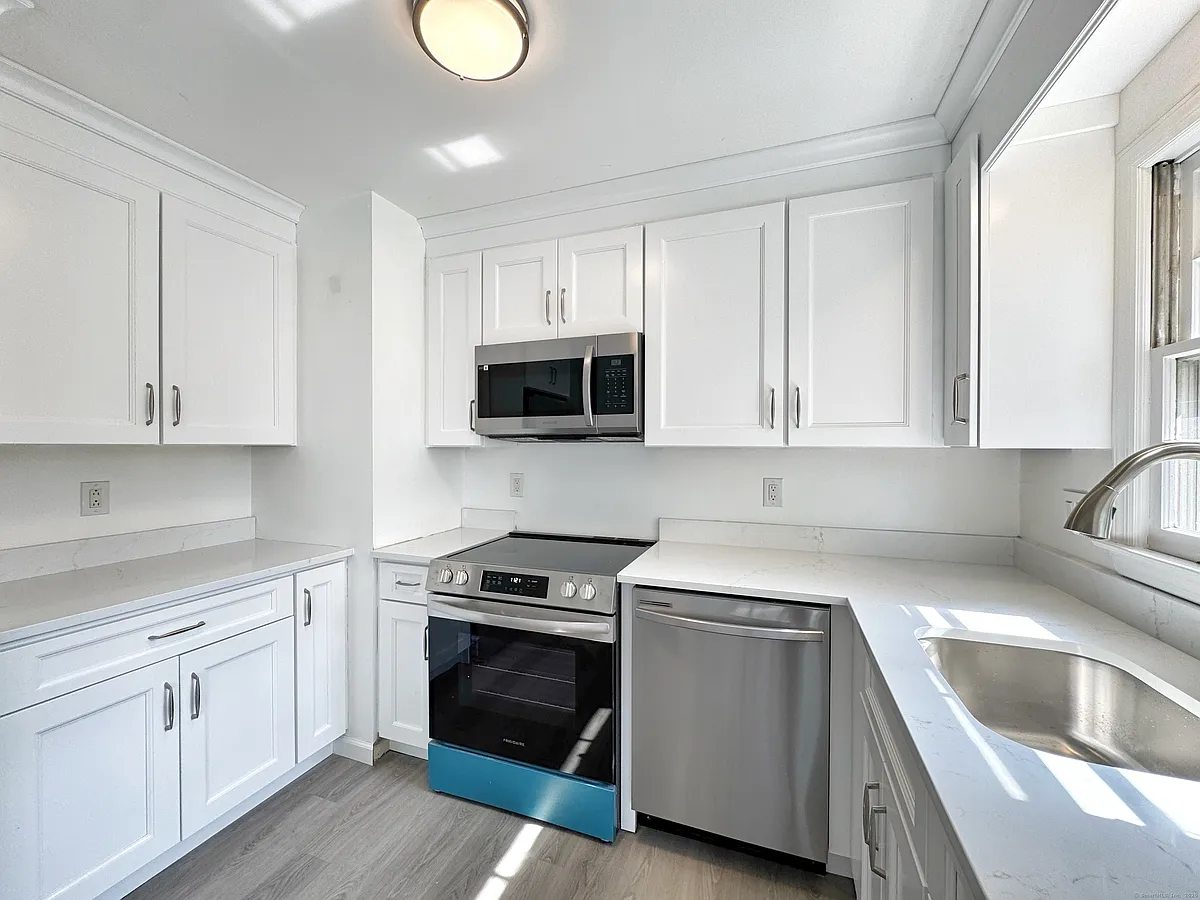 Building Photo - 21 Avenue B #A