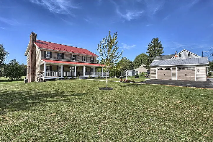 2135 Cloverleaf Rd