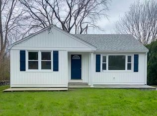 36 Neck Rd, Tiverton, RI 02878