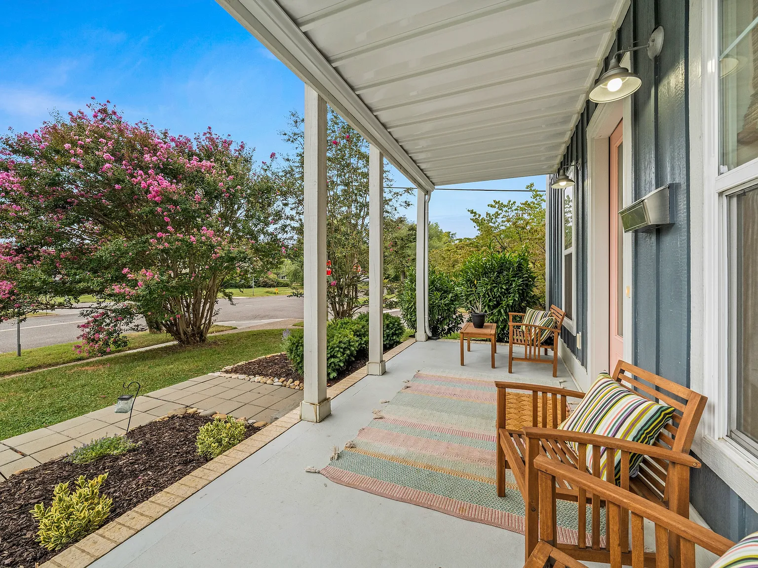 3 bed, 2.5 bath, 1932 sqft, $5,000 — Photo 3