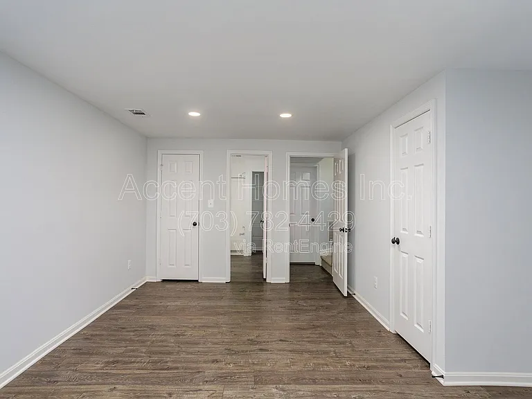 7301 Castleberg Ct — Photo 26