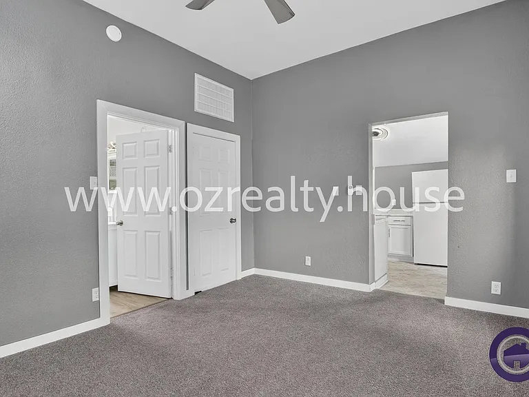 565 Viking St — Photo 10