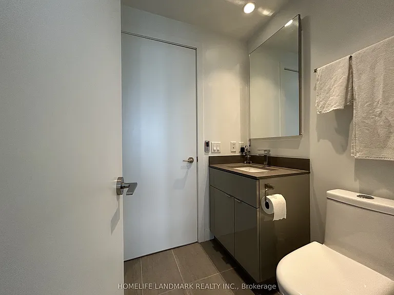 7 Grenville St #3410 — Photo 15