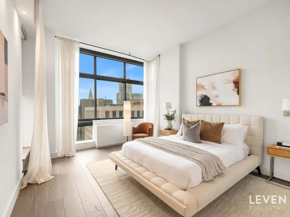 235 East 55th Street image 6 of 17