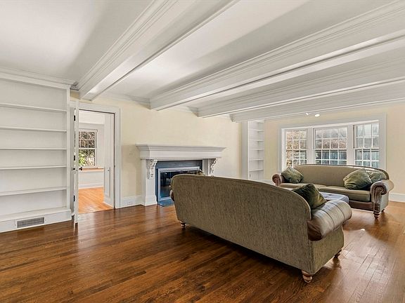 4th image of 55 Dover Rd