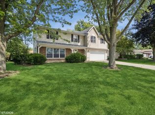 370 Hobble Bush Dr, Lake Zurich, IL 60047