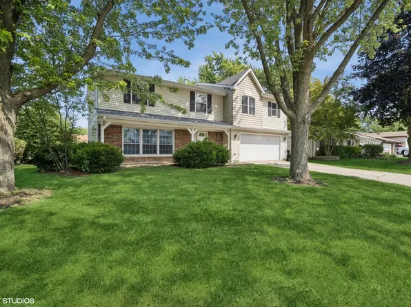 370 Hobble Bush Dr, Lake Zurich, IL 60047