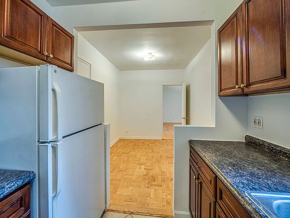 2nd image of 711 W End Ave APT 2KS