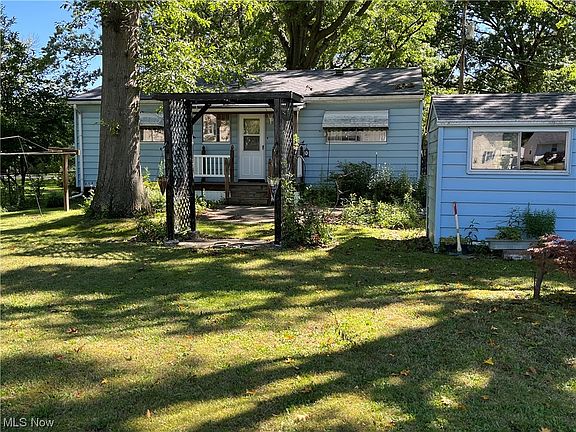 2nd image of 2903 Lincoln Dr