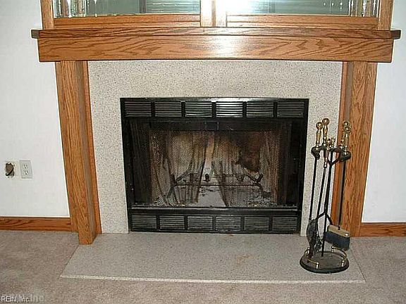 3rd image of 4815 Bay Winds Ct