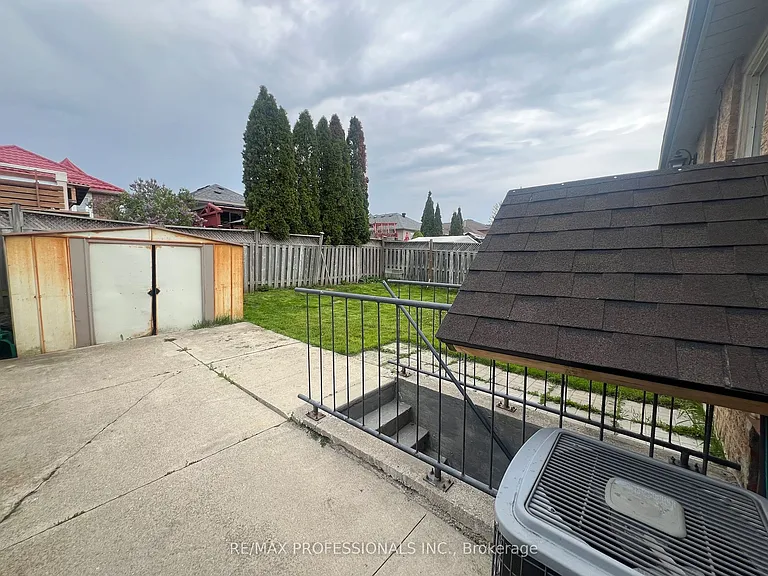 110 Springview Dr — Photo 39