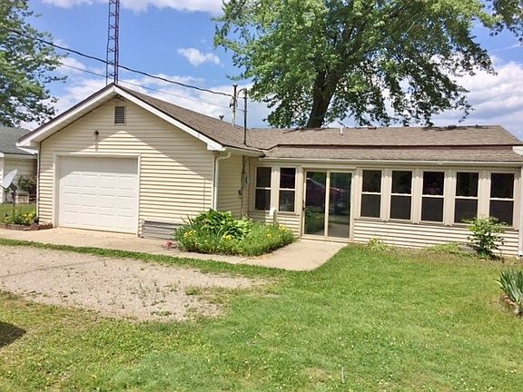 3rd image of 0057 E Maplewood Dr