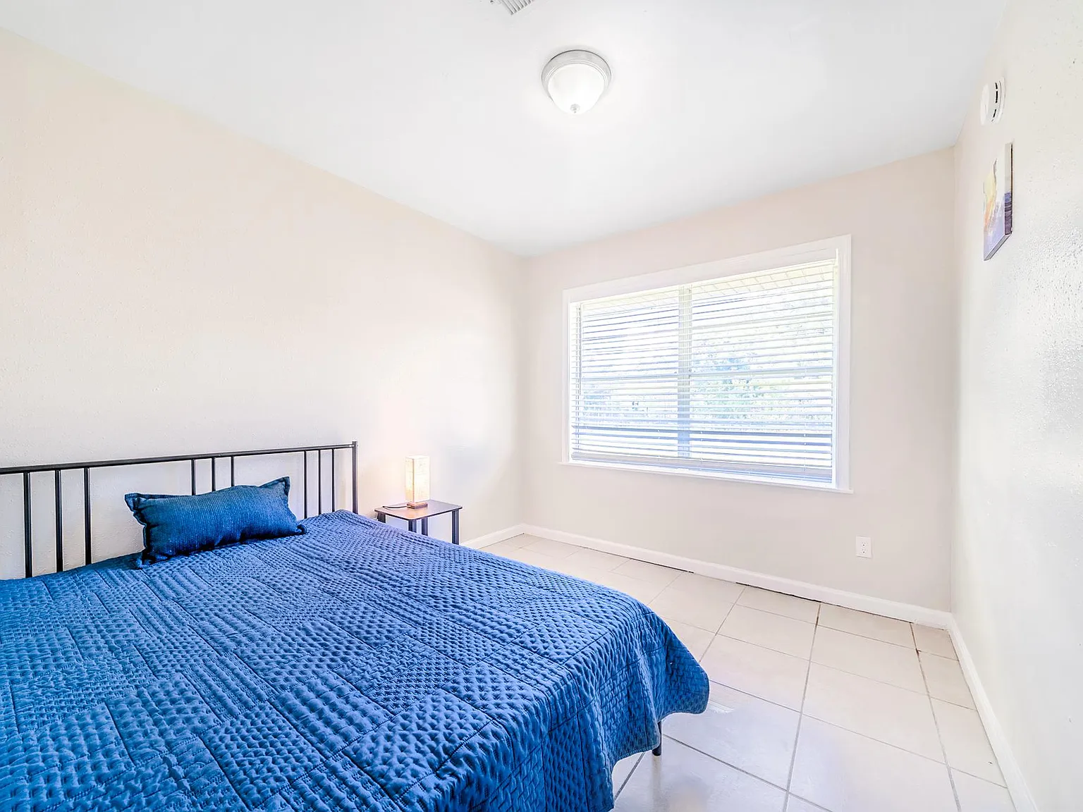 4 bed, 2.0 bath, 1166 sqft, $728 — Photo 1