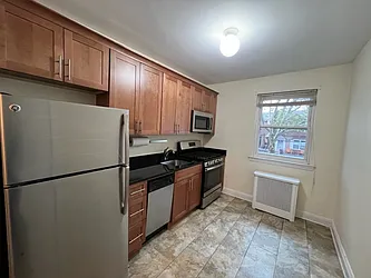 Rented by Zikos Realty Services