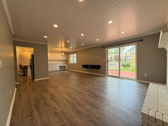 3rd image of 27870 Reo Rd APT A